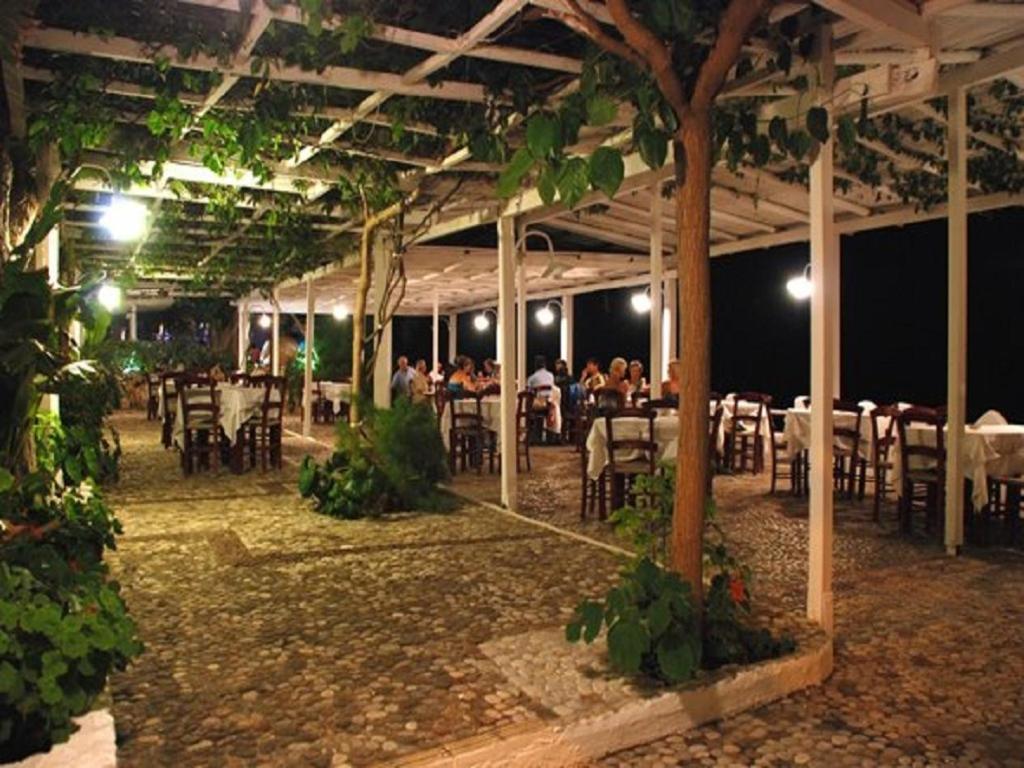 Taradella Hotel Alissos Экстерьер фото